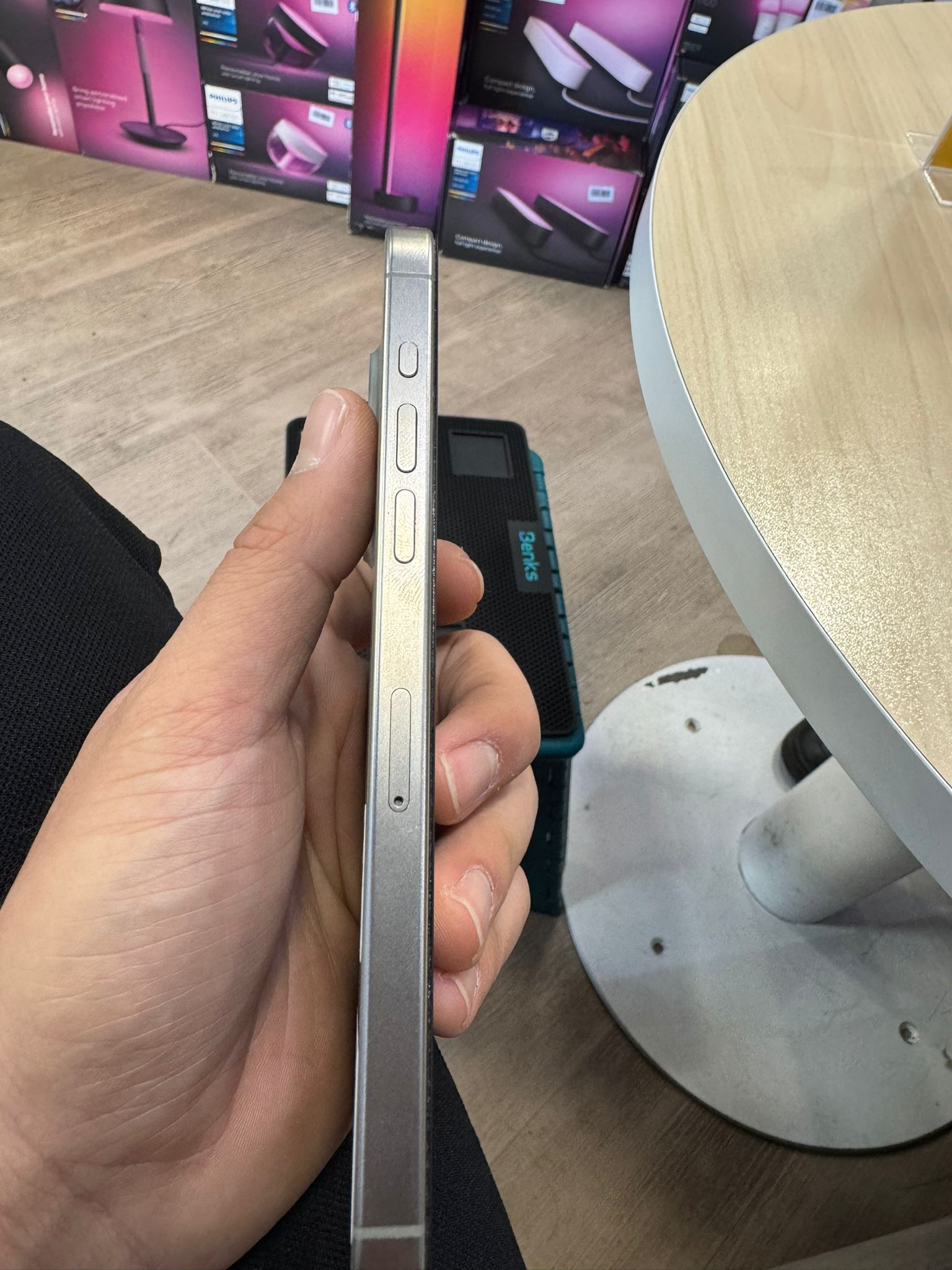 used-iphone-15-pro-max-1tb-natural