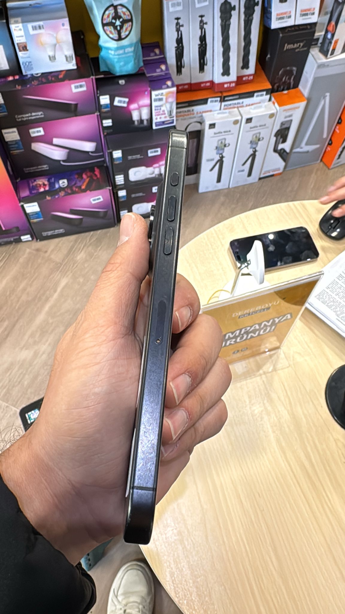 used-iphone-15-pro-max-256gb-black