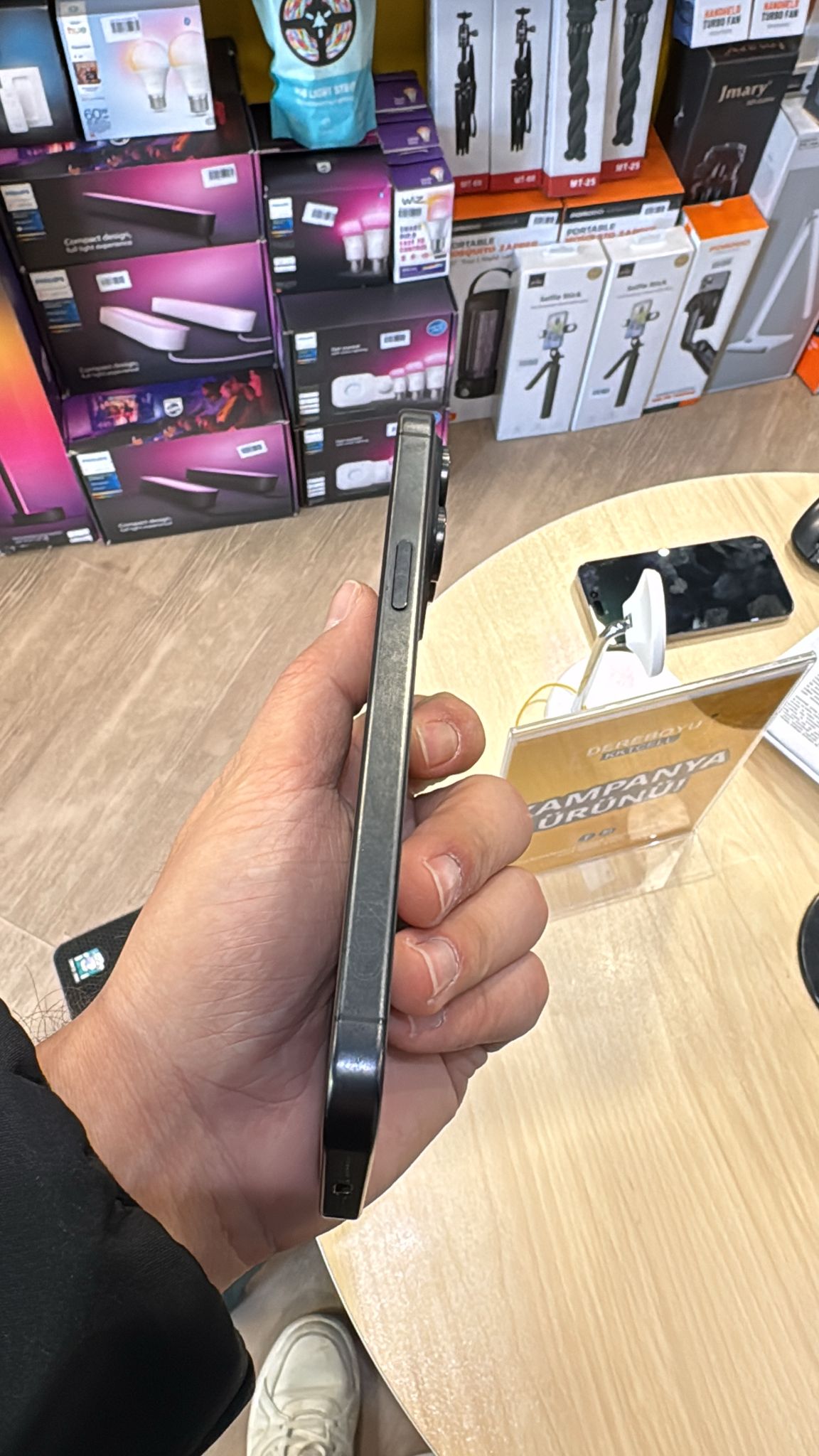 used-iphone-15-pro-max-256gb-black