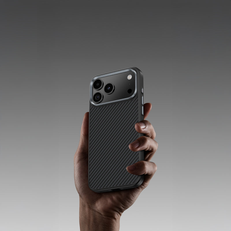 Apple iPhone 17 Pro Max Kılıf Karbon Fiber M-safe Şarj Özellikli Benks Hybrid ArmorPro 600D Kevlar Kapak