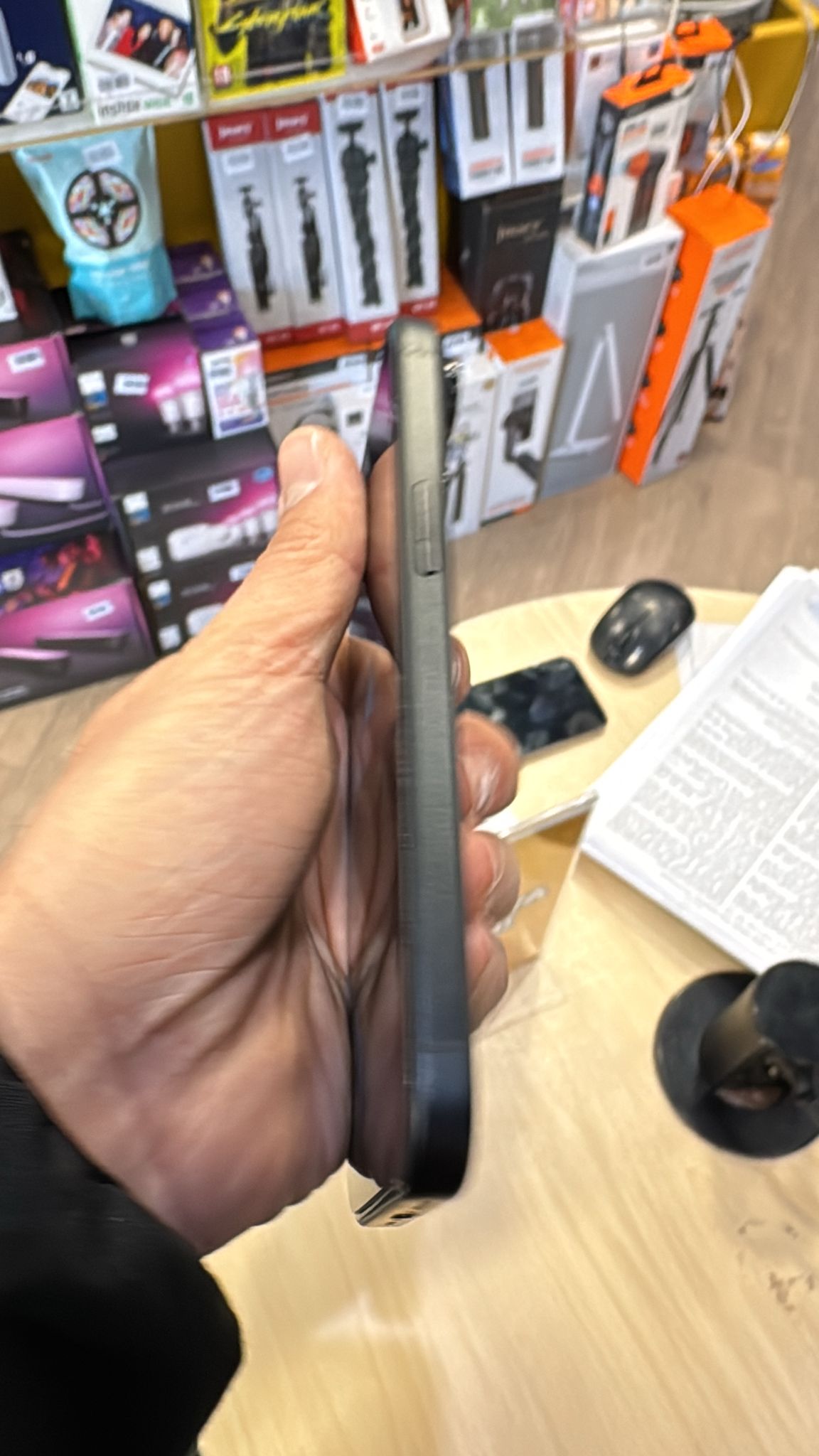 used-iphone-15-256gb-black