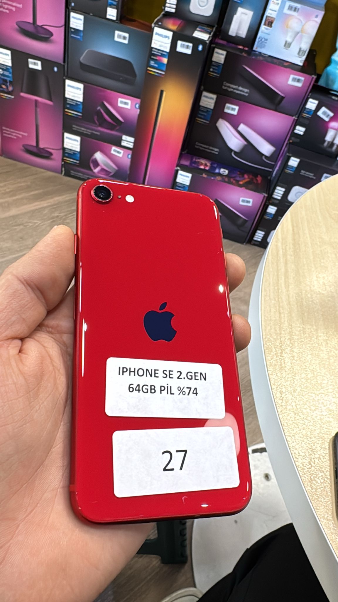 used-iphone-se-64gb-red