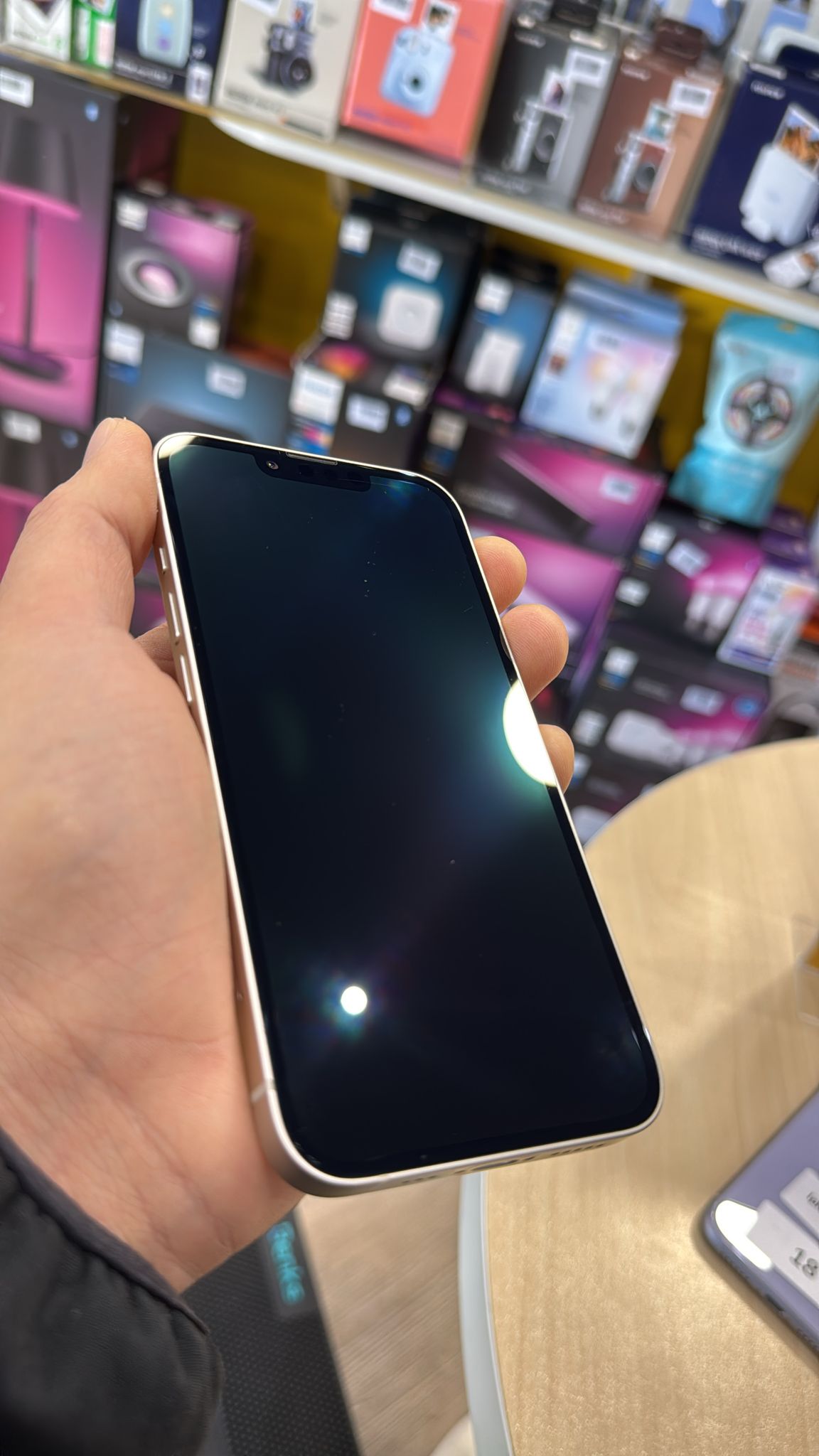 used-iphone-13-128gb-white