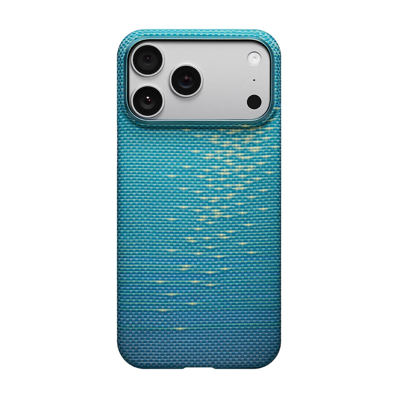 Pitaka Apple iPhone 17 Pro Glints of Gold Ultra Slim Serisi Aramid Karbon Fiber M-Safe Şarj Özellikli Kılıf