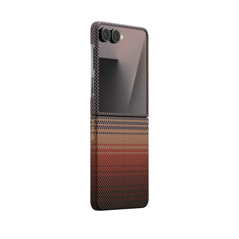Galaxy Z Flip 7 Kılıf M-safe Şarj Özellikli Aramid Fiber Pitaka Tactile Woven Sunset-Moonrise Serisi Kapak Kahverengi
